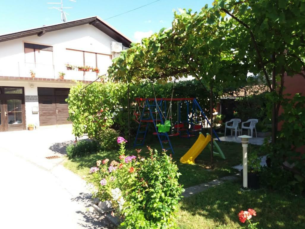 Apartmani Kristanic Karlovac Exteriör bild