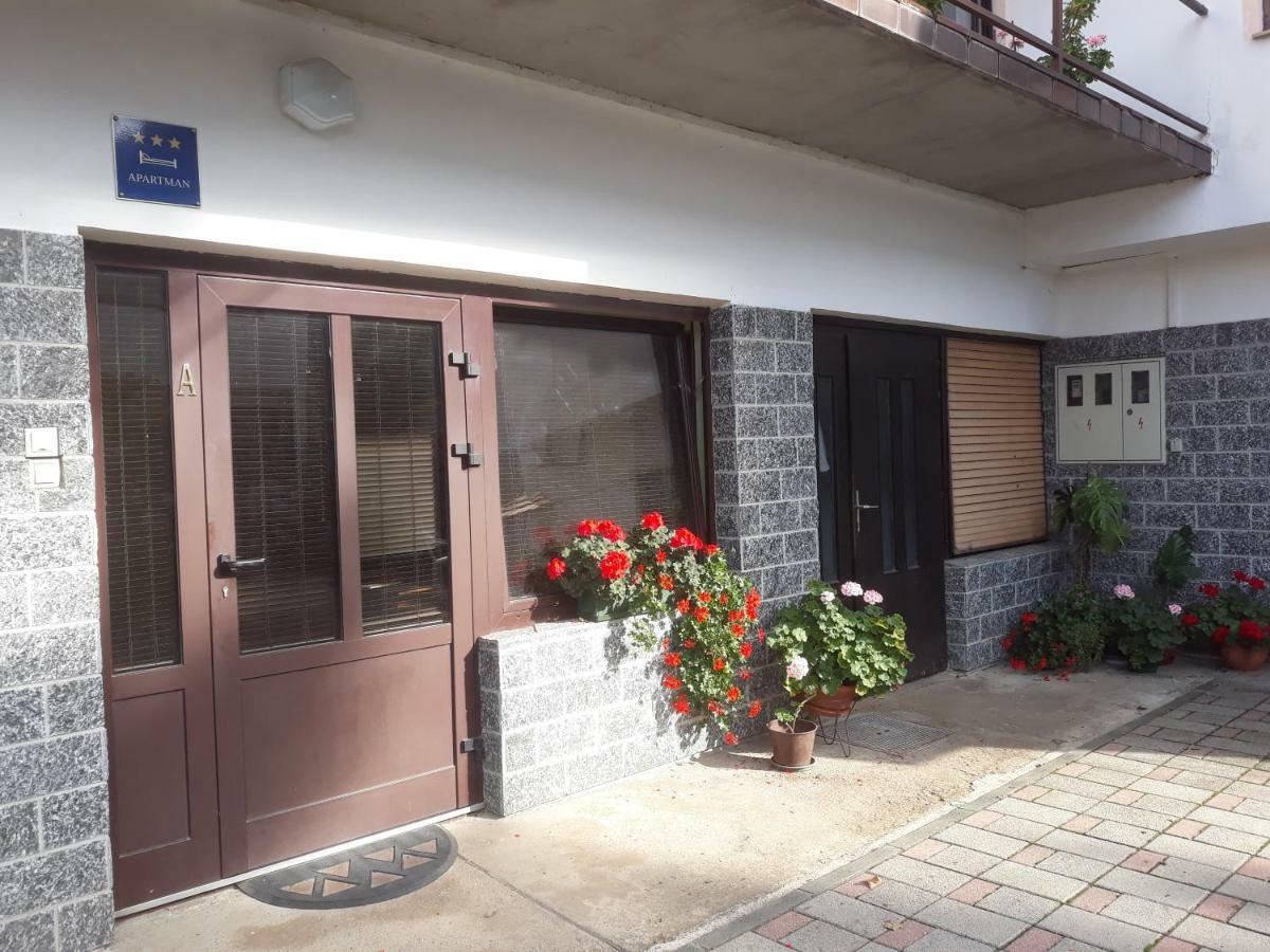 Apartmani Kristanic Karlovac Exteriör bild